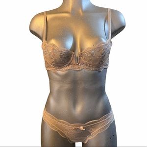 Victoria’s Secret Bra & Pantie Set Lace Floral 32B